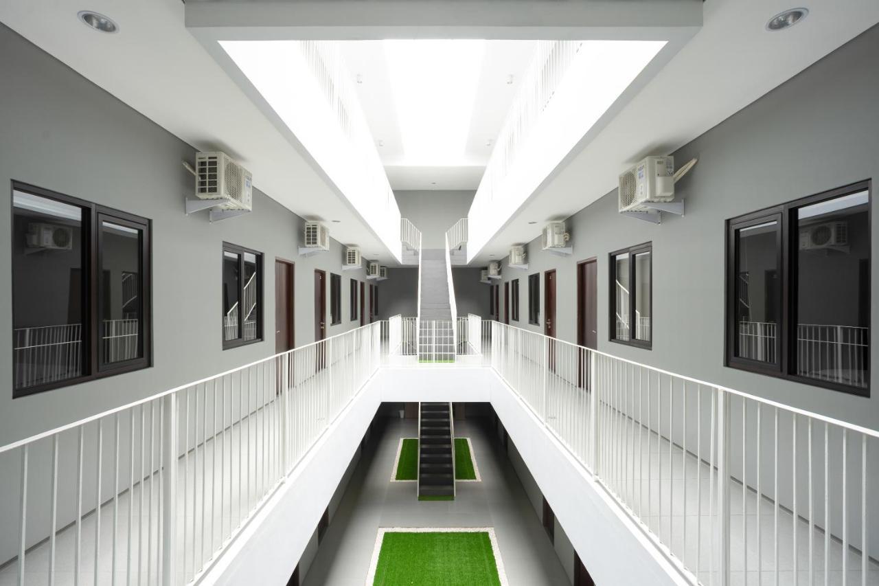 RedDoorz Plus near JIEXPO Kemayoran Cakarta Dış mekan fotoğraf