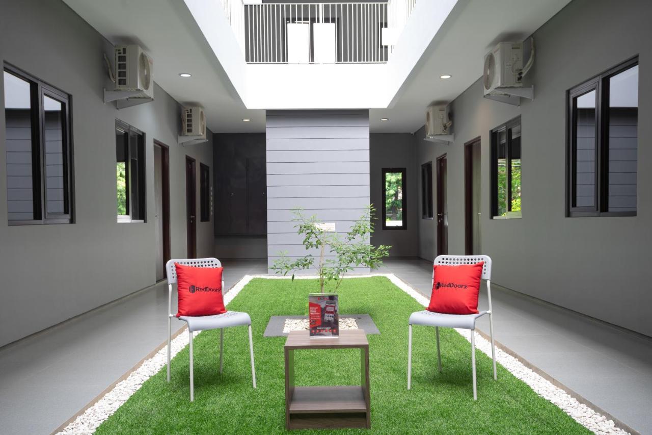 RedDoorz Plus near JIEXPO Kemayoran Cakarta Dış mekan fotoğraf
