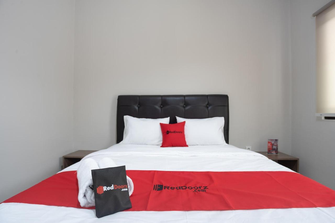 RedDoorz Plus near JIEXPO Kemayoran Cakarta Dış mekan fotoğraf