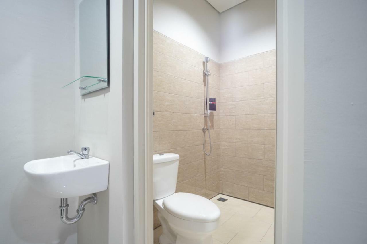 RedDoorz Plus near JIEXPO Kemayoran Cakarta Dış mekan fotoğraf