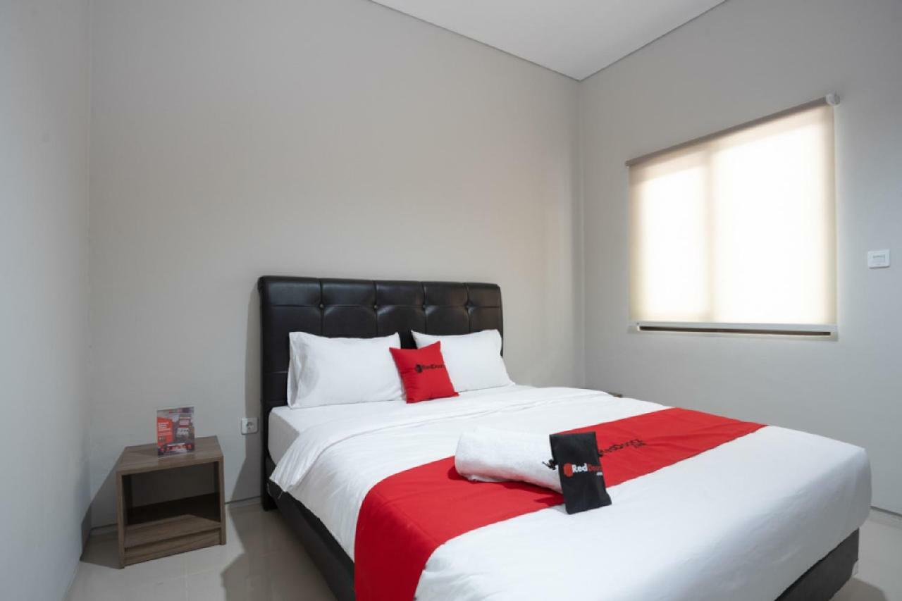 RedDoorz Plus near JIEXPO Kemayoran Cakarta Dış mekan fotoğraf